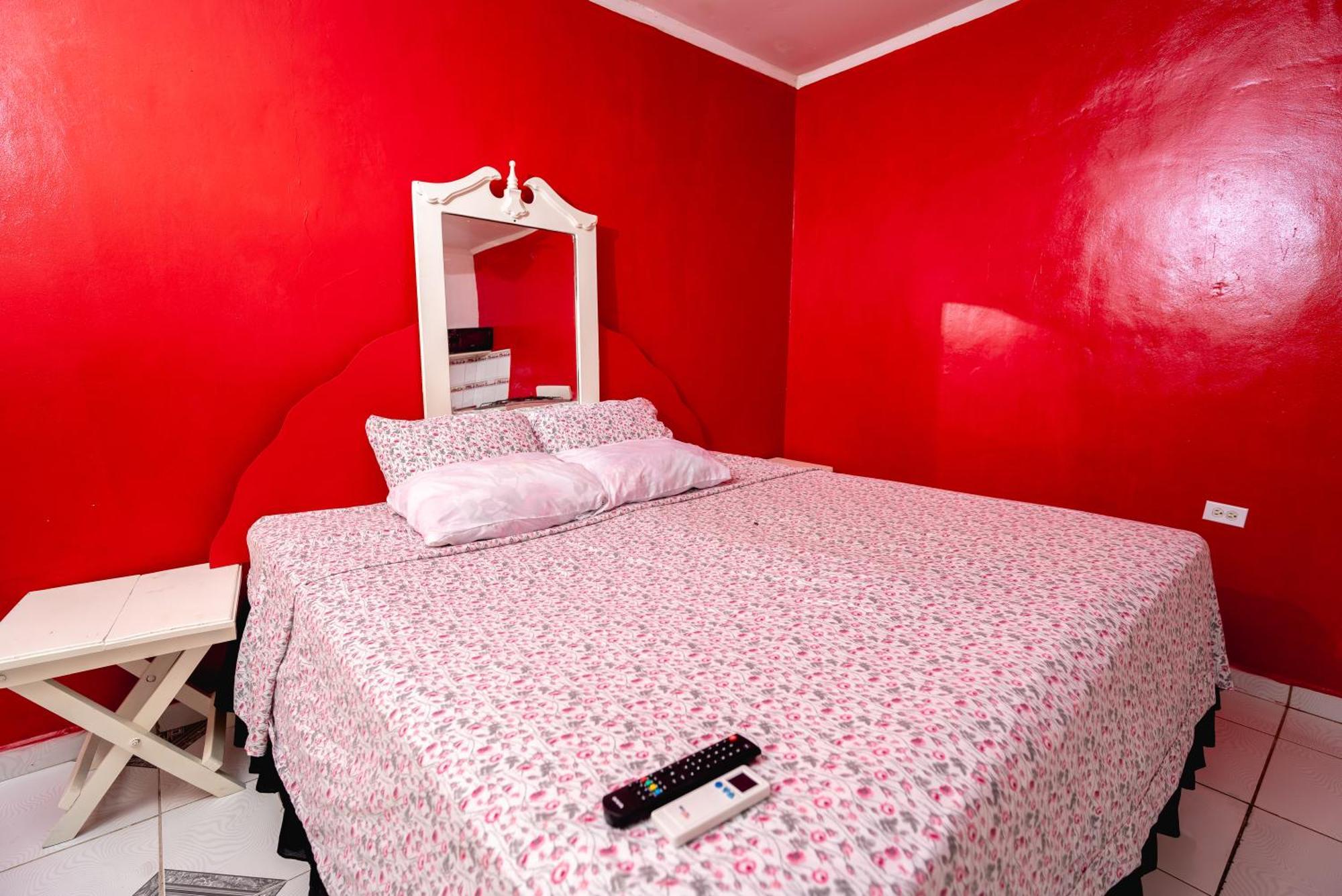 Hotel&Hostal Trinidad La Ceiba Dış mekan fotoğraf