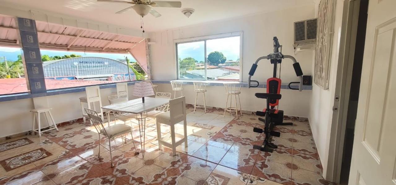 Hotel&Hostal Trinidad La Ceiba Dış mekan fotoğraf