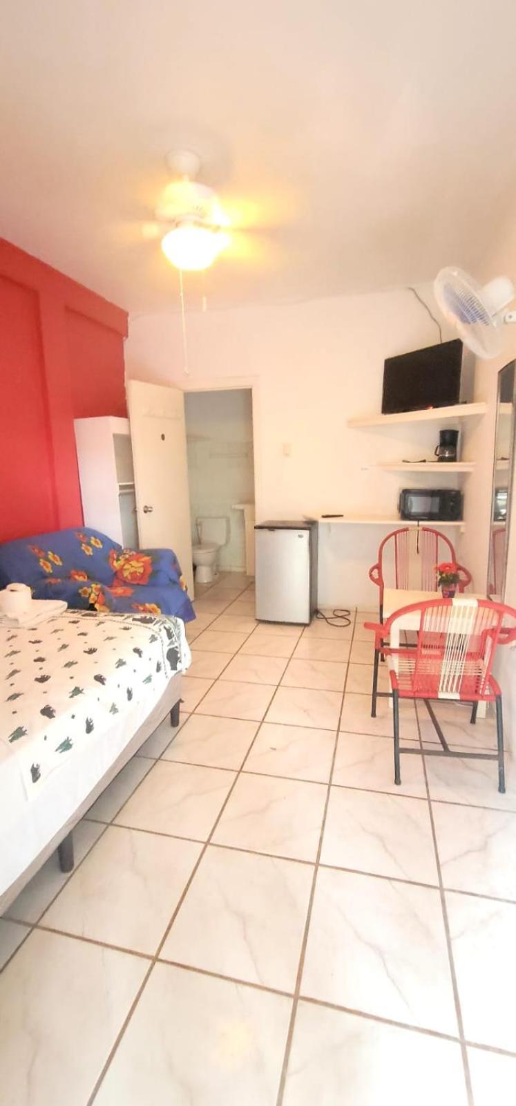 Hotel&Hostal Trinidad La Ceiba Dış mekan fotoğraf
