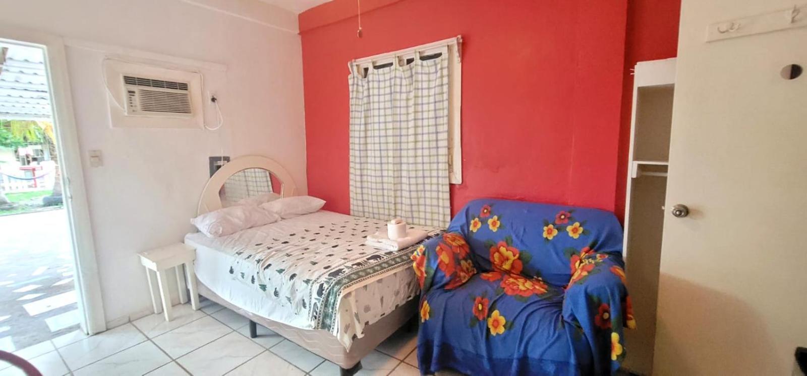 Hotel&Hostal Trinidad La Ceiba Dış mekan fotoğraf