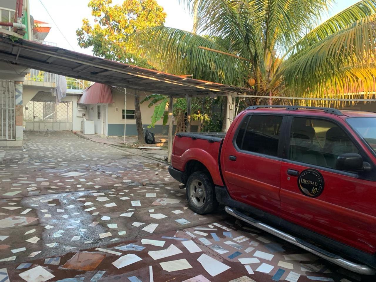Hotel&Hostal Trinidad La Ceiba Dış mekan fotoğraf