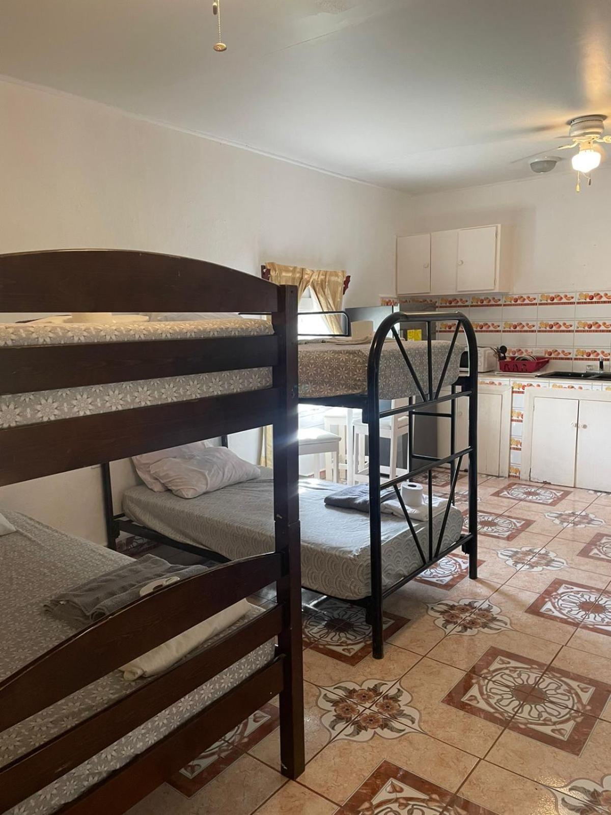 Hotel&Hostal Trinidad La Ceiba Dış mekan fotoğraf